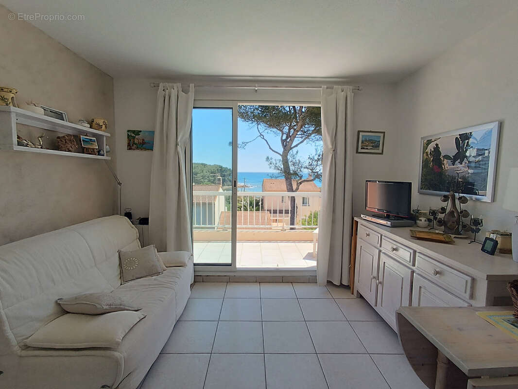 Appartement à CARRY-LE-ROUET