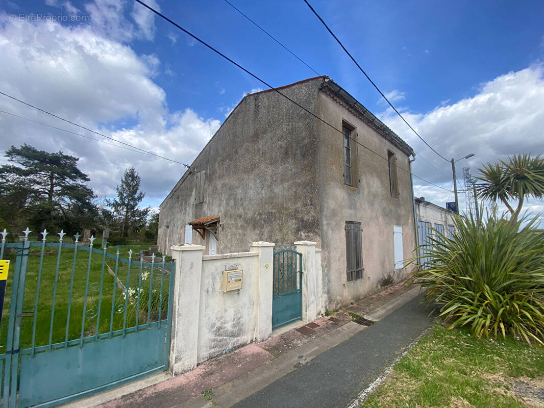 Maison à TONNAY-CHARENTE