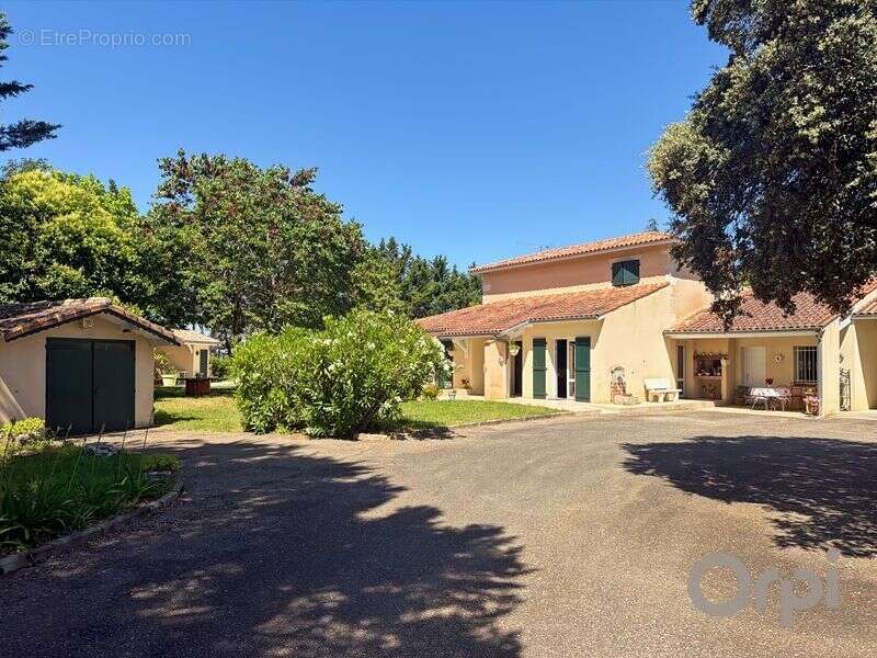 Belle maison traditionnelle de 175 m² habitable de plain pied, proche condom - photo 7