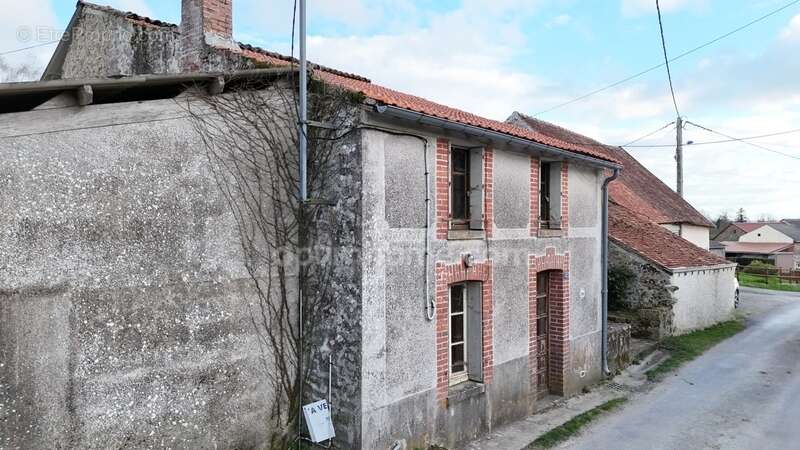 Maison à DOMPIERRE-LES-EGLISES