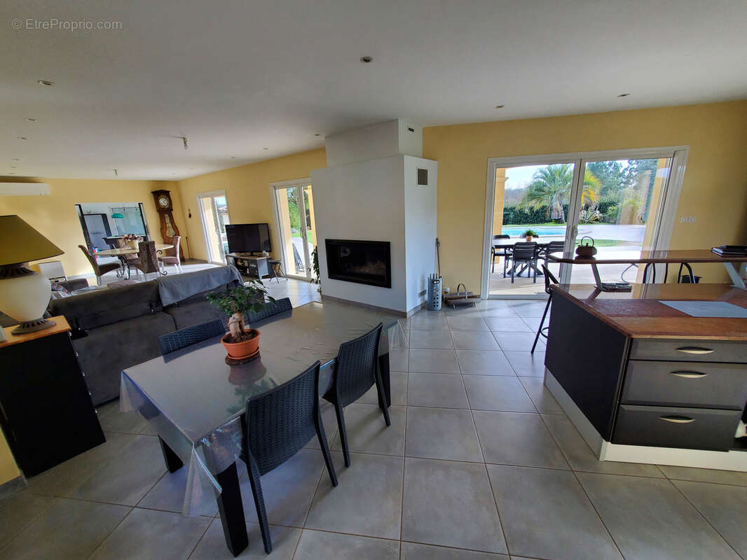 Maison à LE MAS-D'AGENAIS