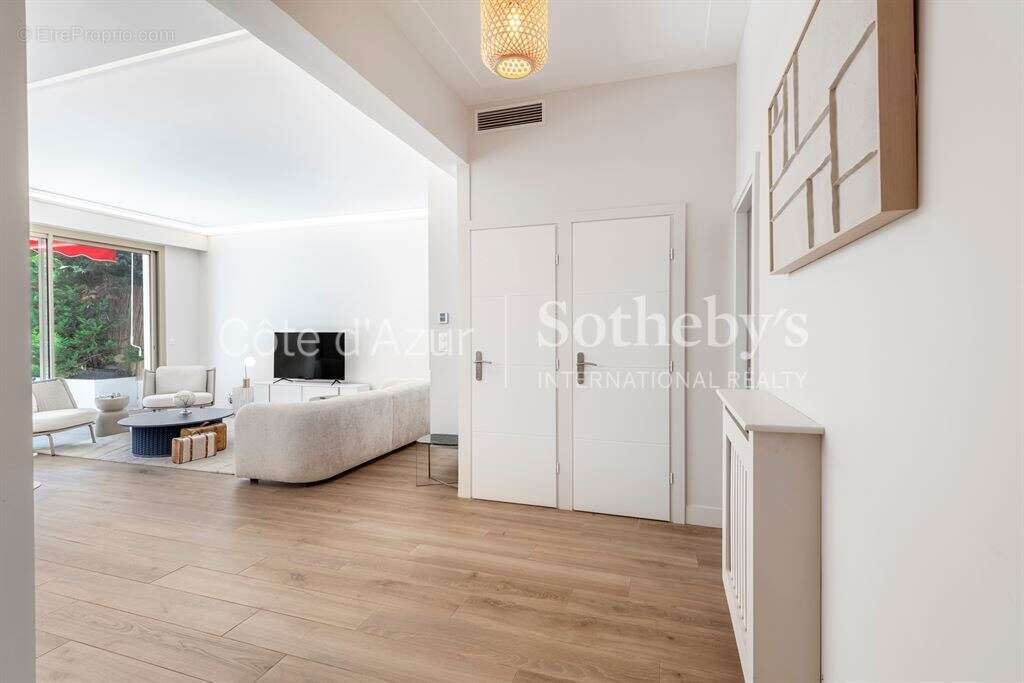 Nice, Le Port : Appartement 86 m² avec jardin privatif - Boulevard Franck Pilatte - photo 13