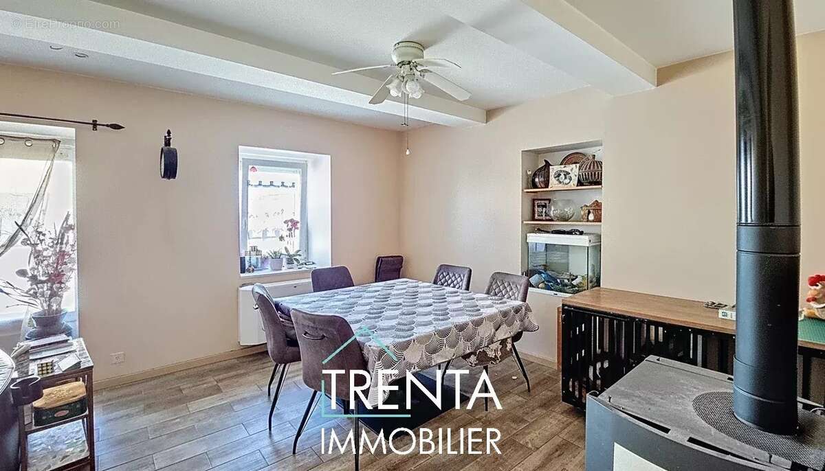 Maison à LA TOUR-DU-PIN