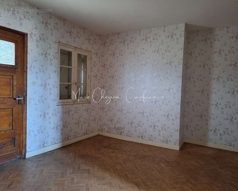  Maison familiale - Terrasse et vue dominante à deux pas du centre-ville– TULLE (19) - photo 10