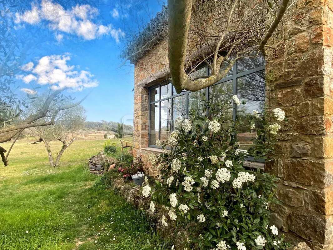 Maison à ENTRECASTEAUX