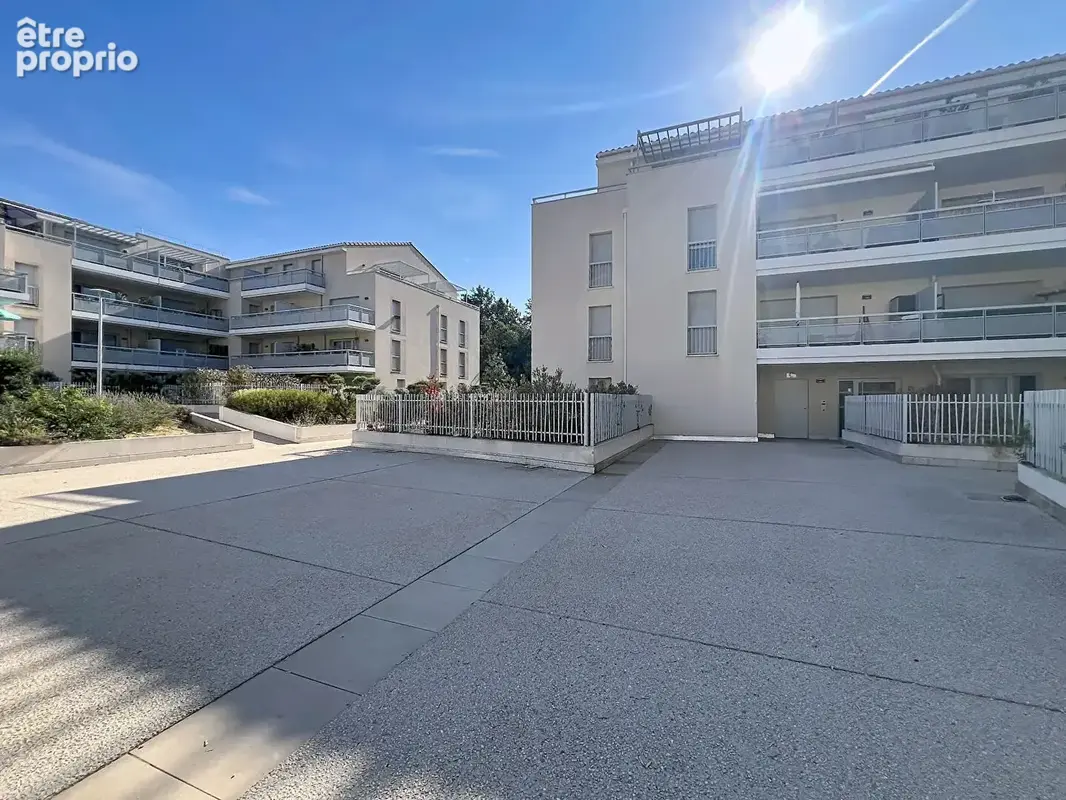 EXCLUSIVITÉ - T2 44 m² avec terrasse 9 m² et 2 parkings - Rousset Centre - photo 14