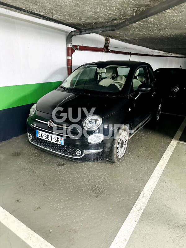 Parking à PARIS-16E