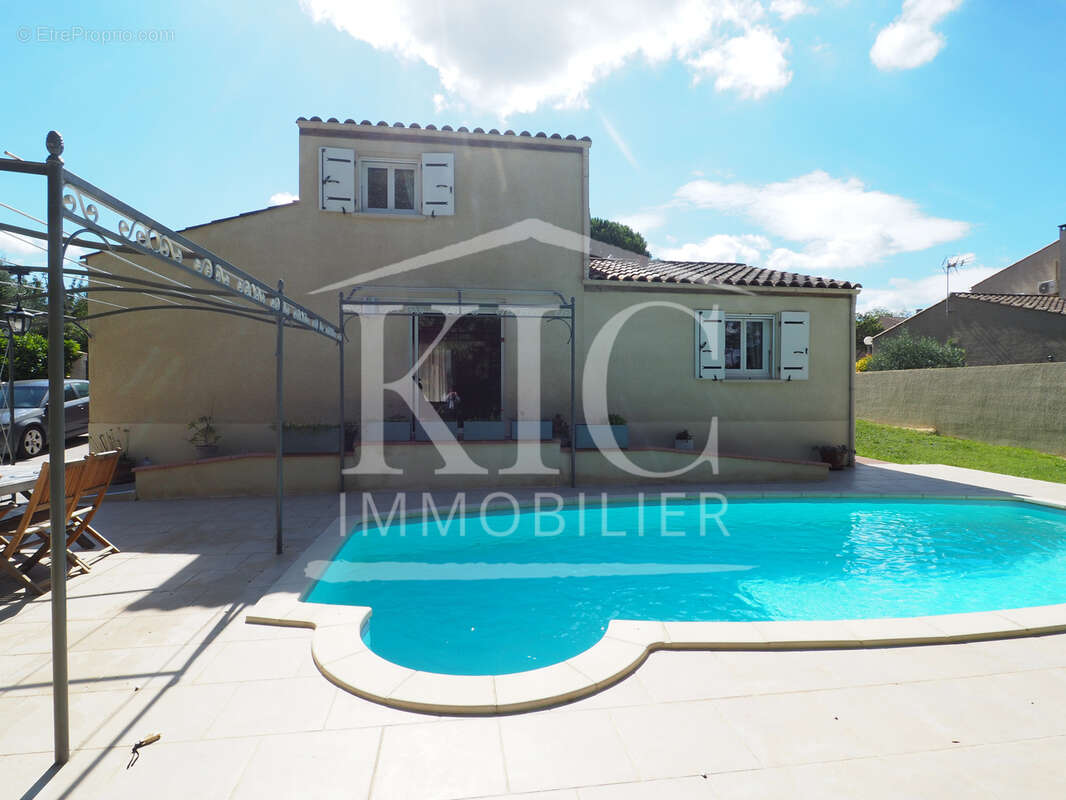 PROCHE CARCASSONNE - Maison 118 m2 4 chambres - Jardin, piscine, garage. - photo 13