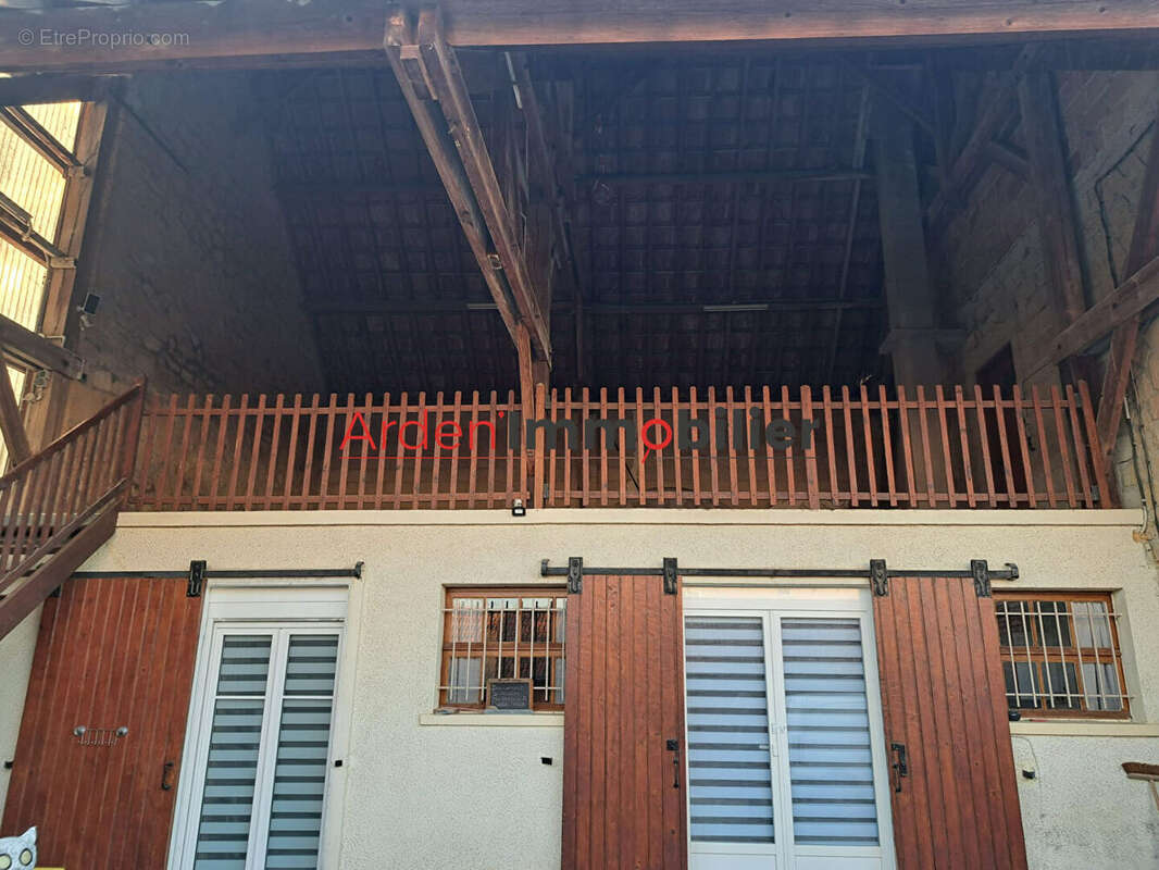 Maison à AMBLY-FLEURY