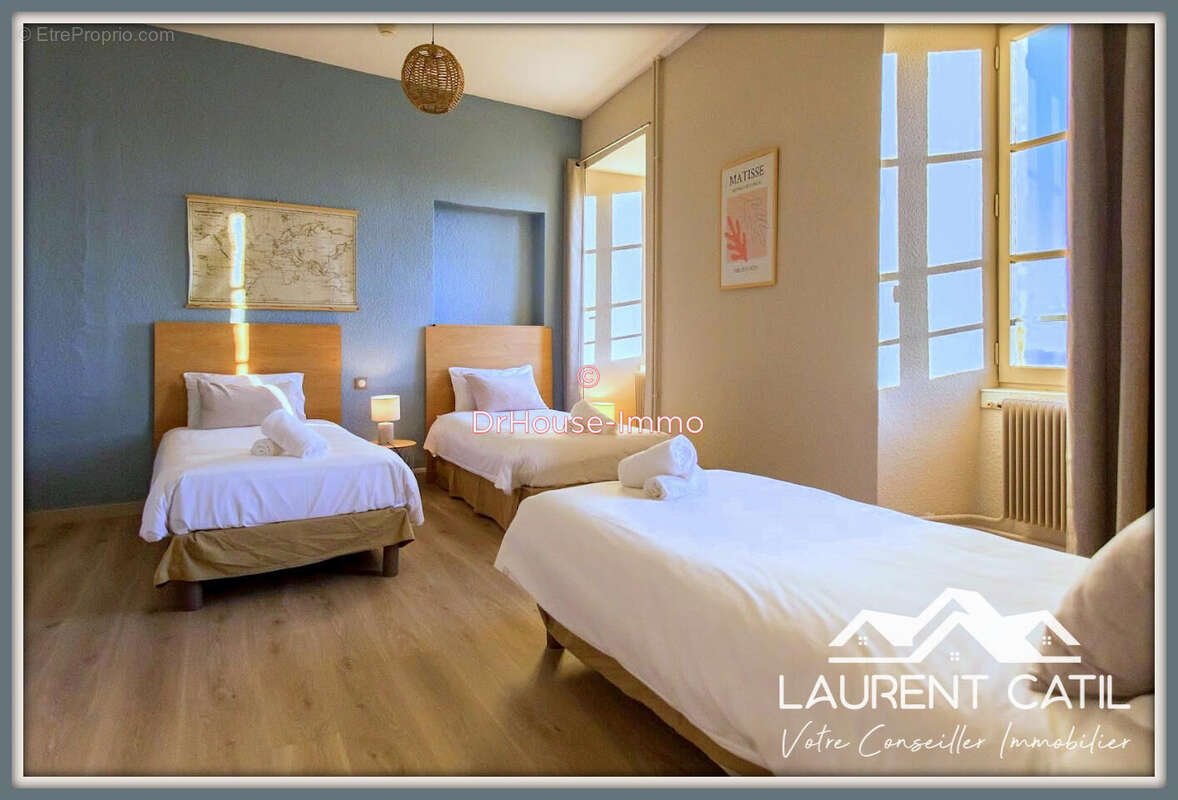 Commerce à VALLON-PONT-D&#039;ARC