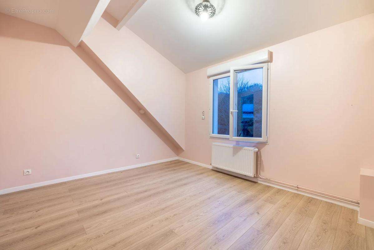 Maison à BURES-SUR-YVETTE