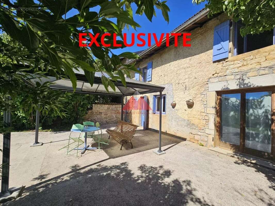 Maison à GRAYE-ET-CHARNAY