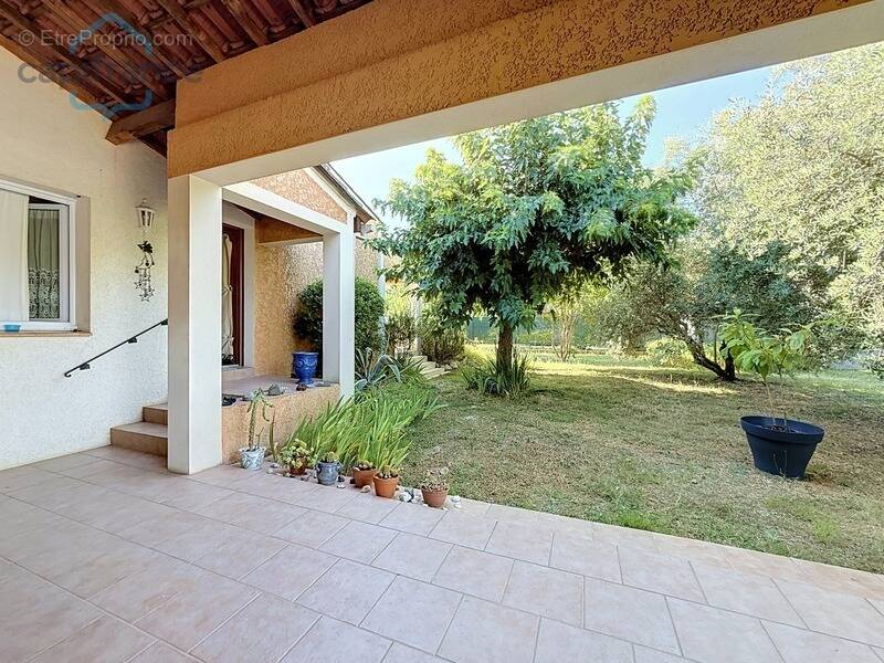 Maison à TORNAC
