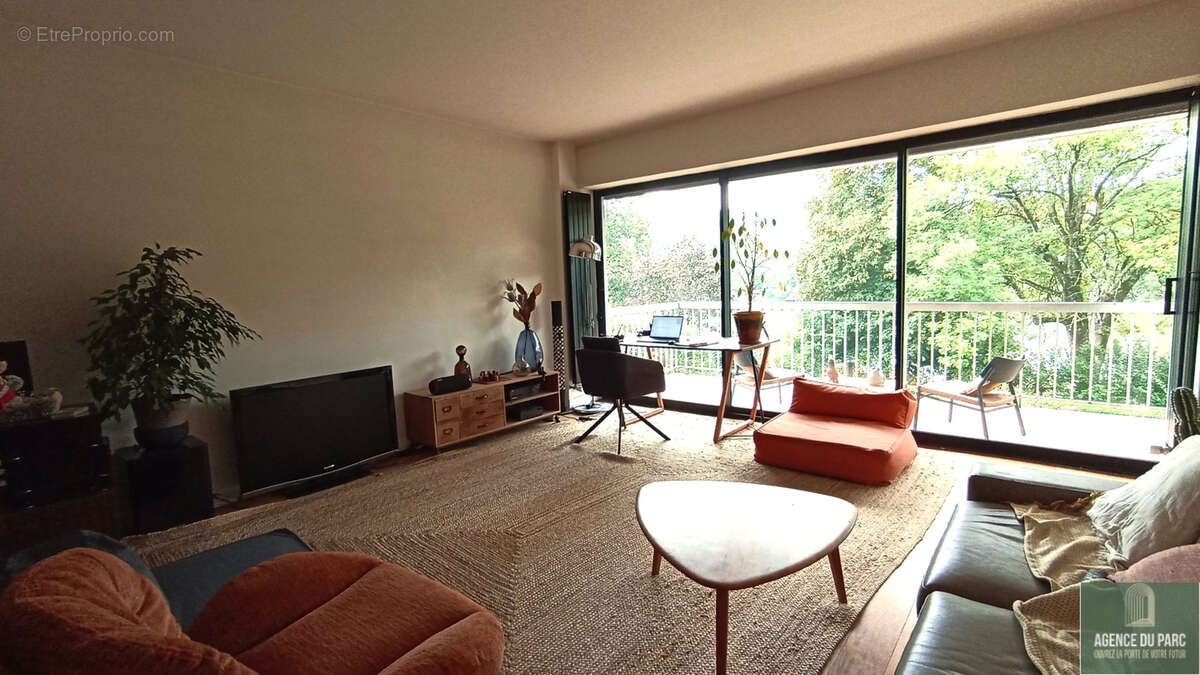 Appartement à VILLE-D'AVRAY