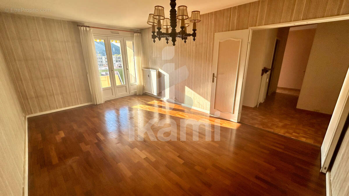 Appartement à TOURNON-SUR-RHONE