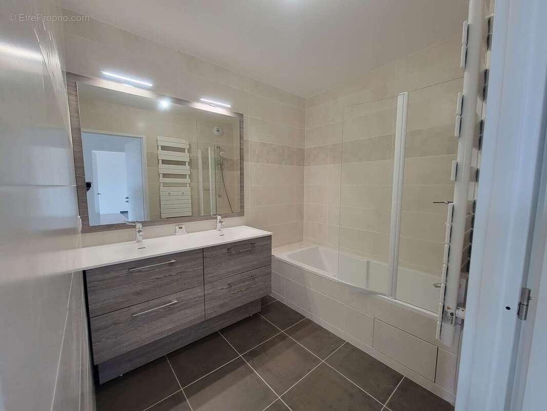 Appartement à LE PLESSIS-ROBINSON