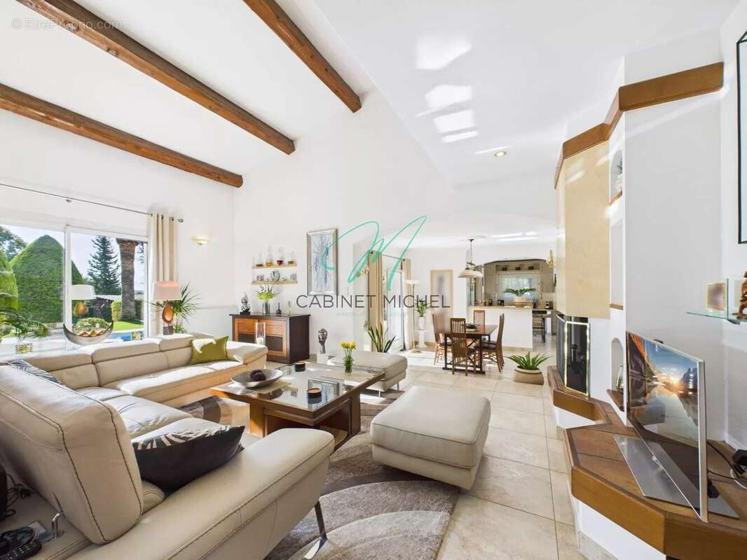 Maison à ROQUEFORT-LES-PINS