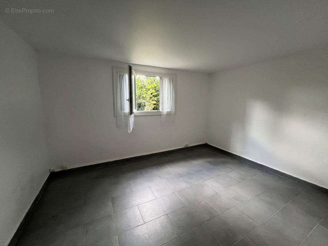 Maison à LA CELLE-SAINT-CLOUD