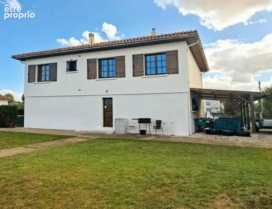 Maison dans une impasse, 90 m² habitables + 90 m² supplémentaires avec chambre et salle d'eau,  grand garage et jardin de 779 m² - photo 2