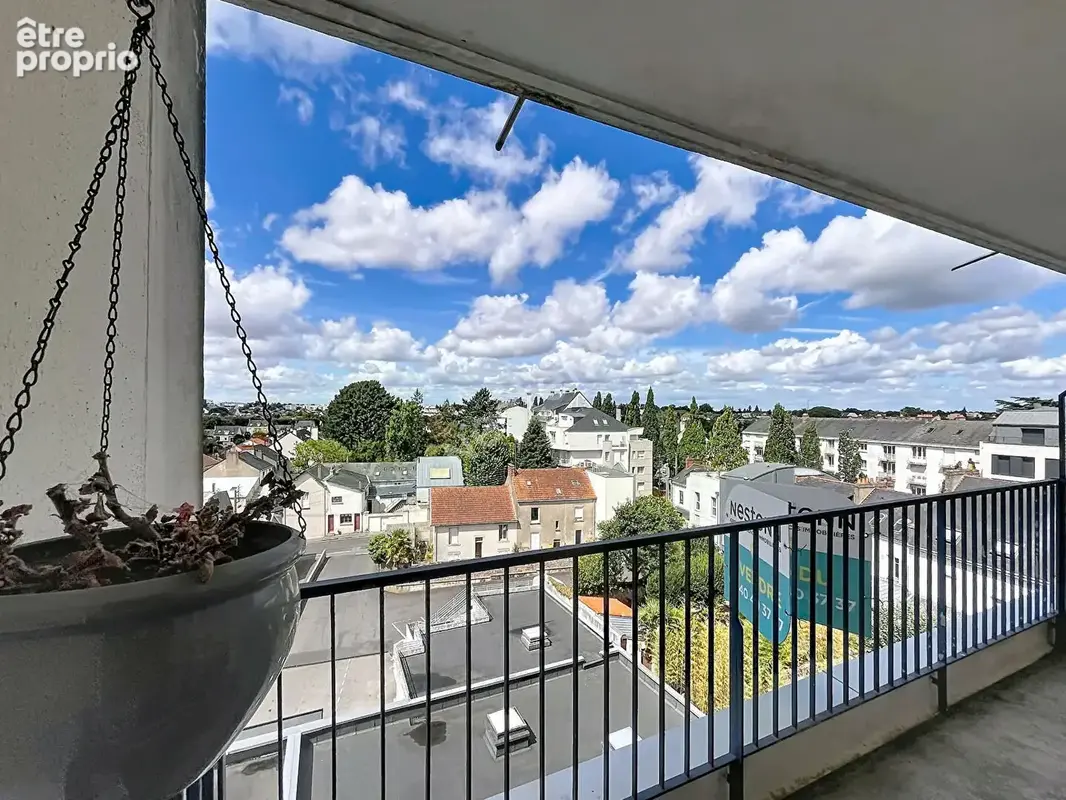 Nantes Rond-Point de Rennes - Appartement T3 de 78m2 / magnifique vue / traversant / 2 terrasses / garage et cave / - photo 11