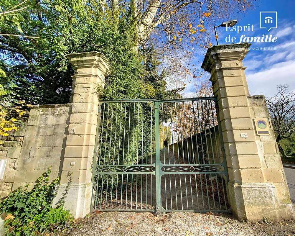 Maison à CHARMES-SUR-L'HERBASSE