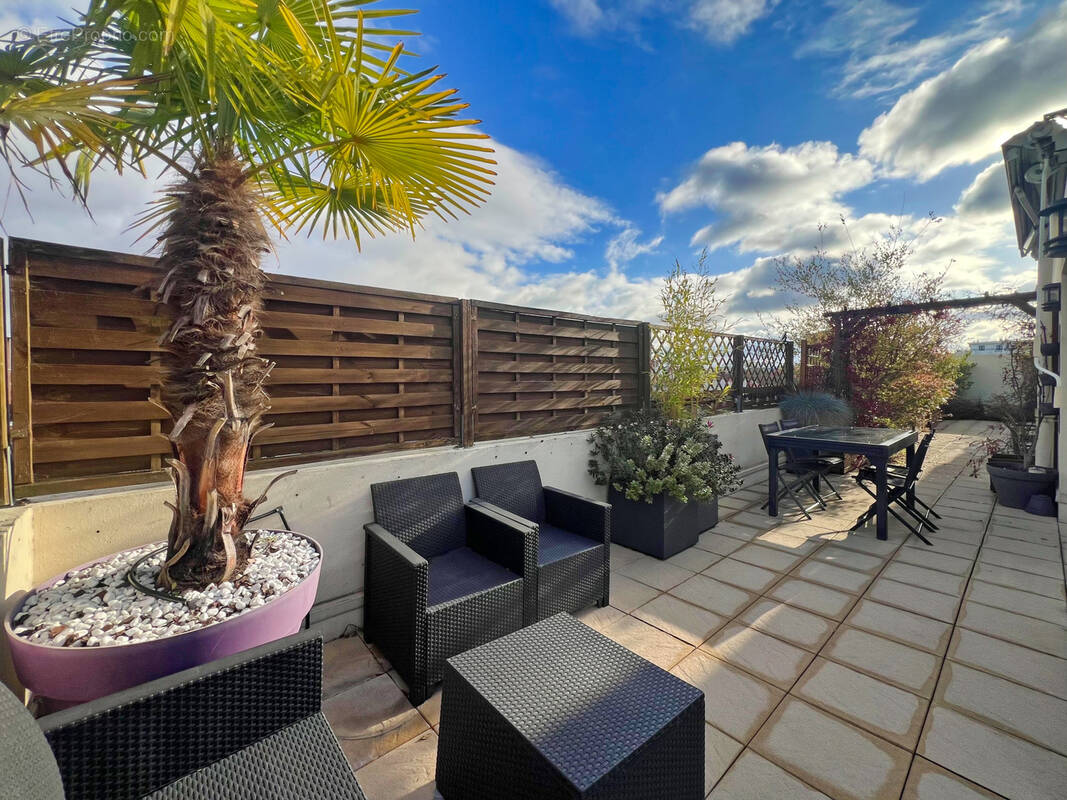 Appartement à COURBEVOIE