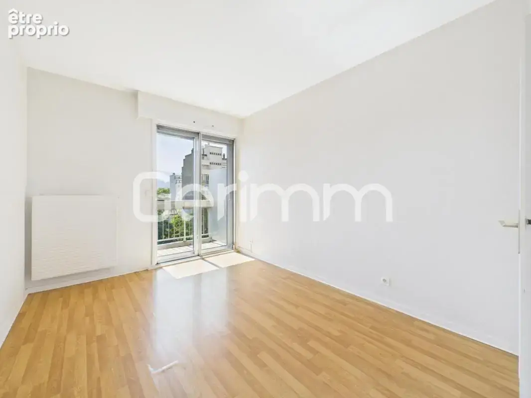 Vente - Appartement - 4 pièces + cuisine - 89,30 m² - 179 000 € - photo 11