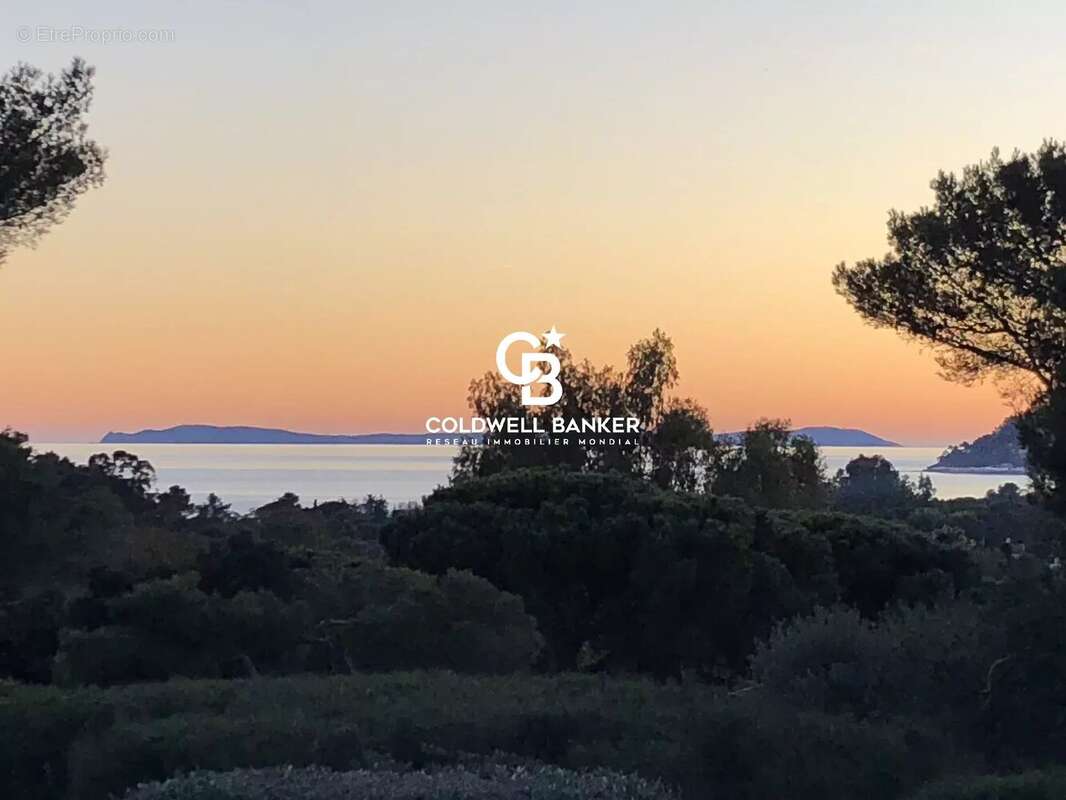 Terrain à LA CROIX-VALMER