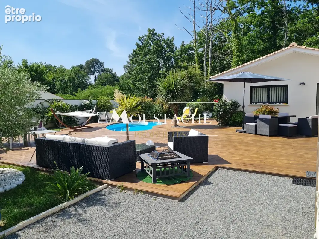 Superbe villa / maison contemporaine - avec piscine à 300m du centre-ville - - photo 8