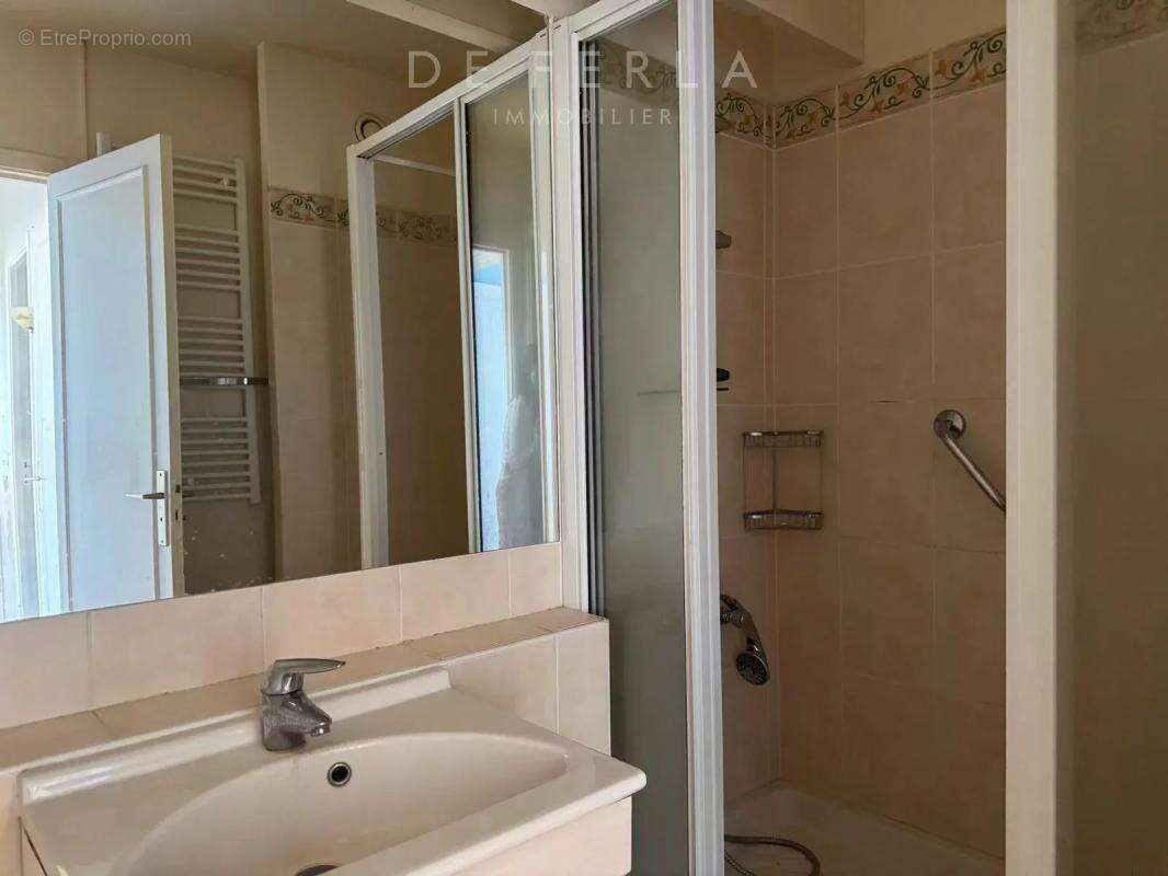 Appartement à PARIS-14E