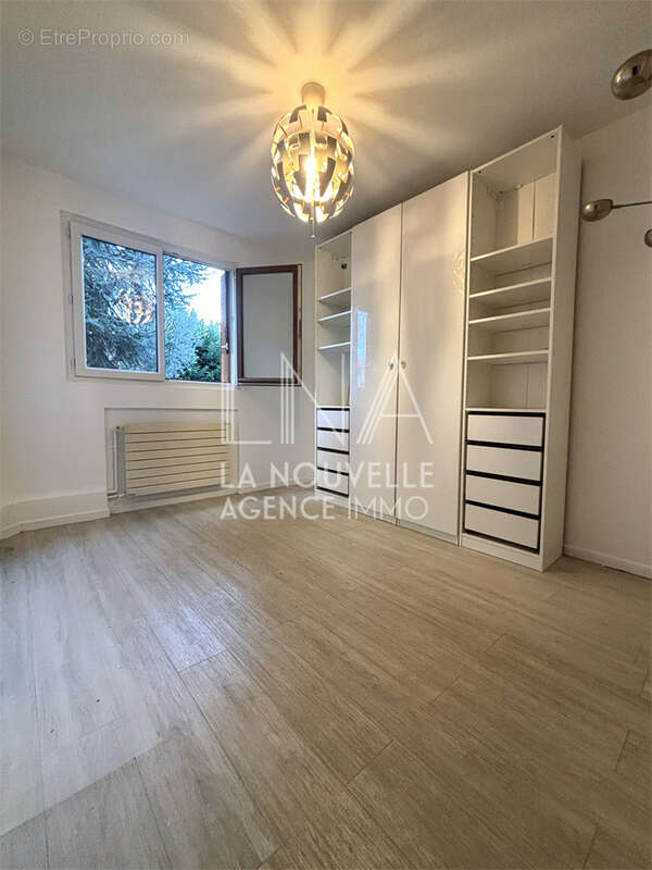 Appartement à LES LILAS