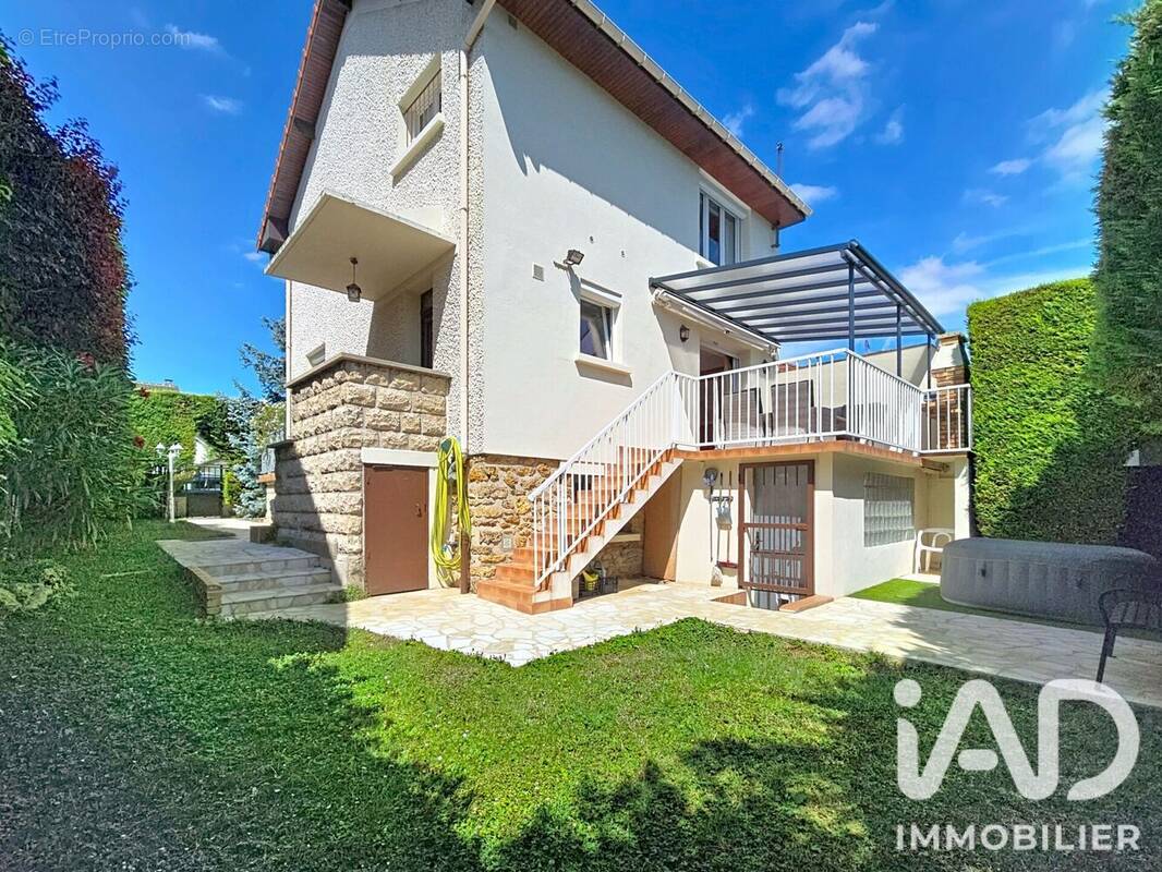 Photo 1 - Maison à THIAIS