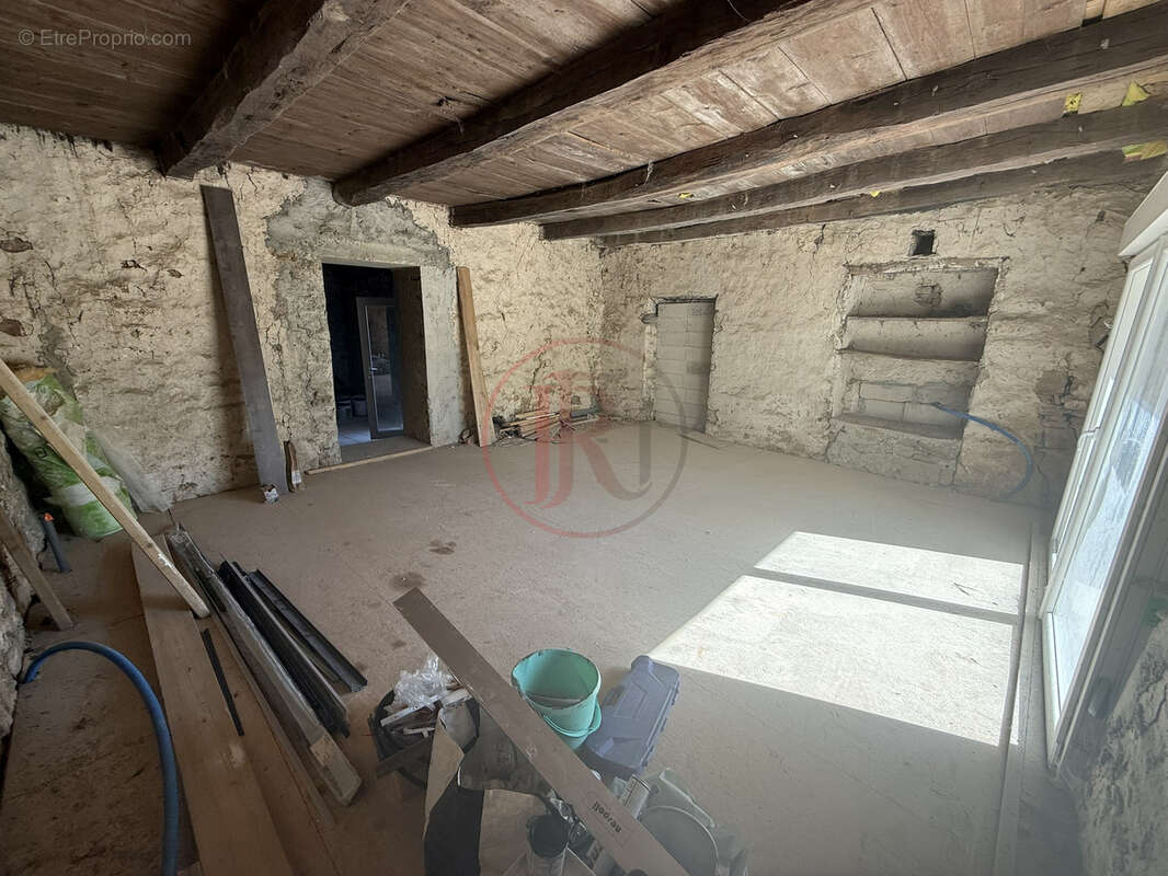 Surface brute en duplex de 80 m2 - photo 4