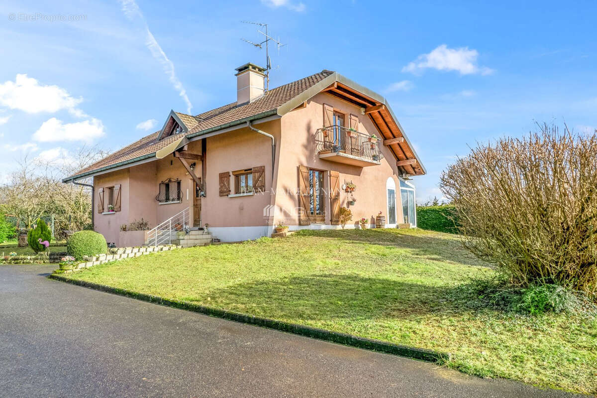 Maison à ARTHAZ-PONT-NOTRE-DAME