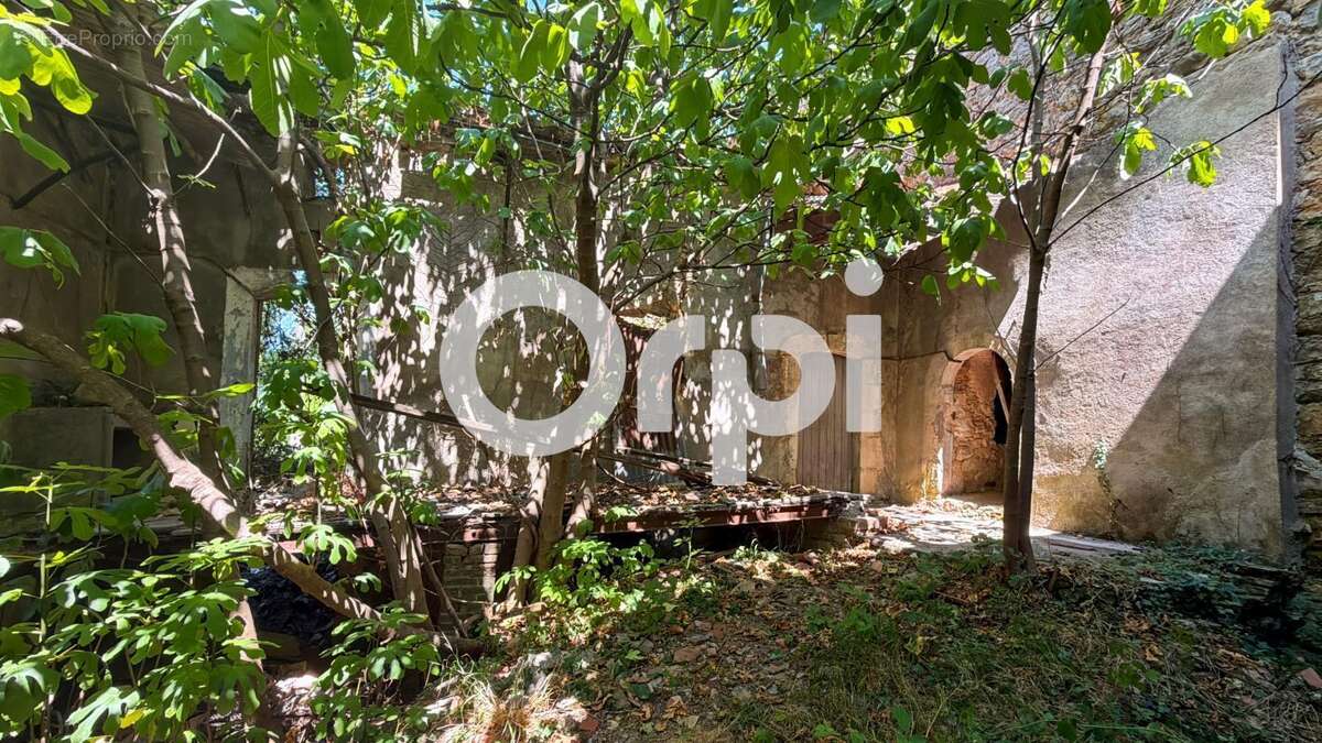 Bâtisse de 1800 sur plus de 2,8 hectares – Allègre-les-Fumades - photo 12