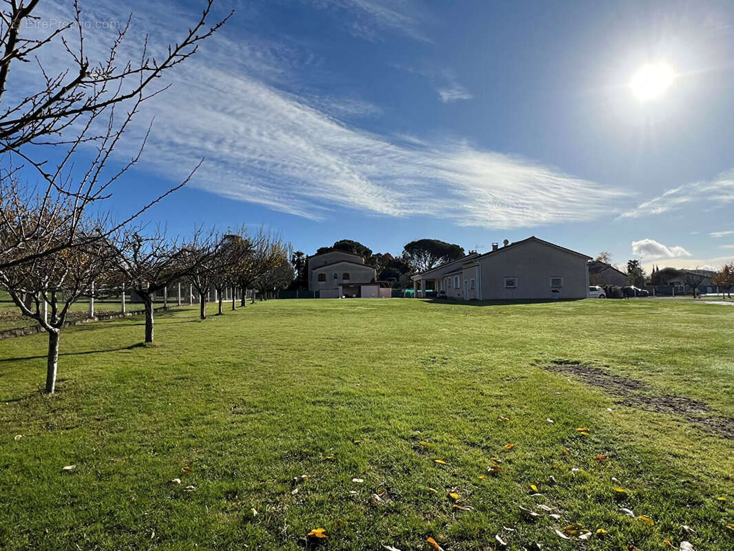 Terrain à SAINT-JEAN