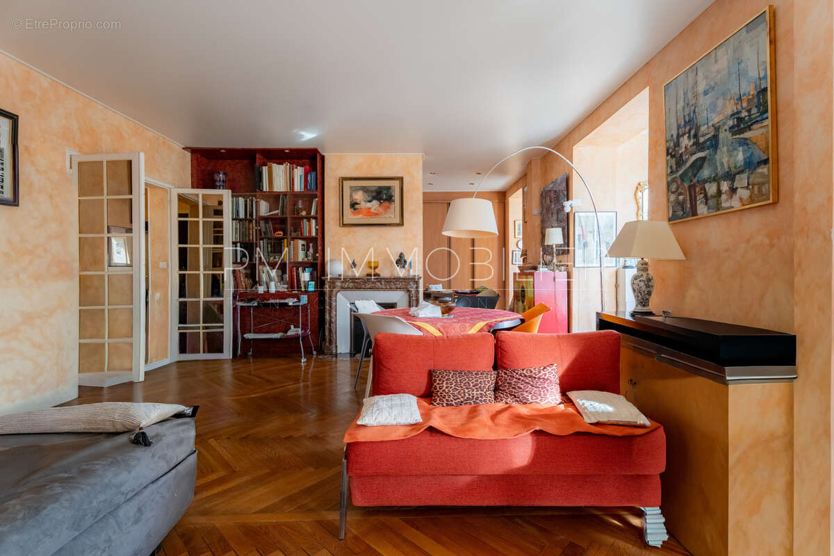 Appartement à MARSEILLE-8E