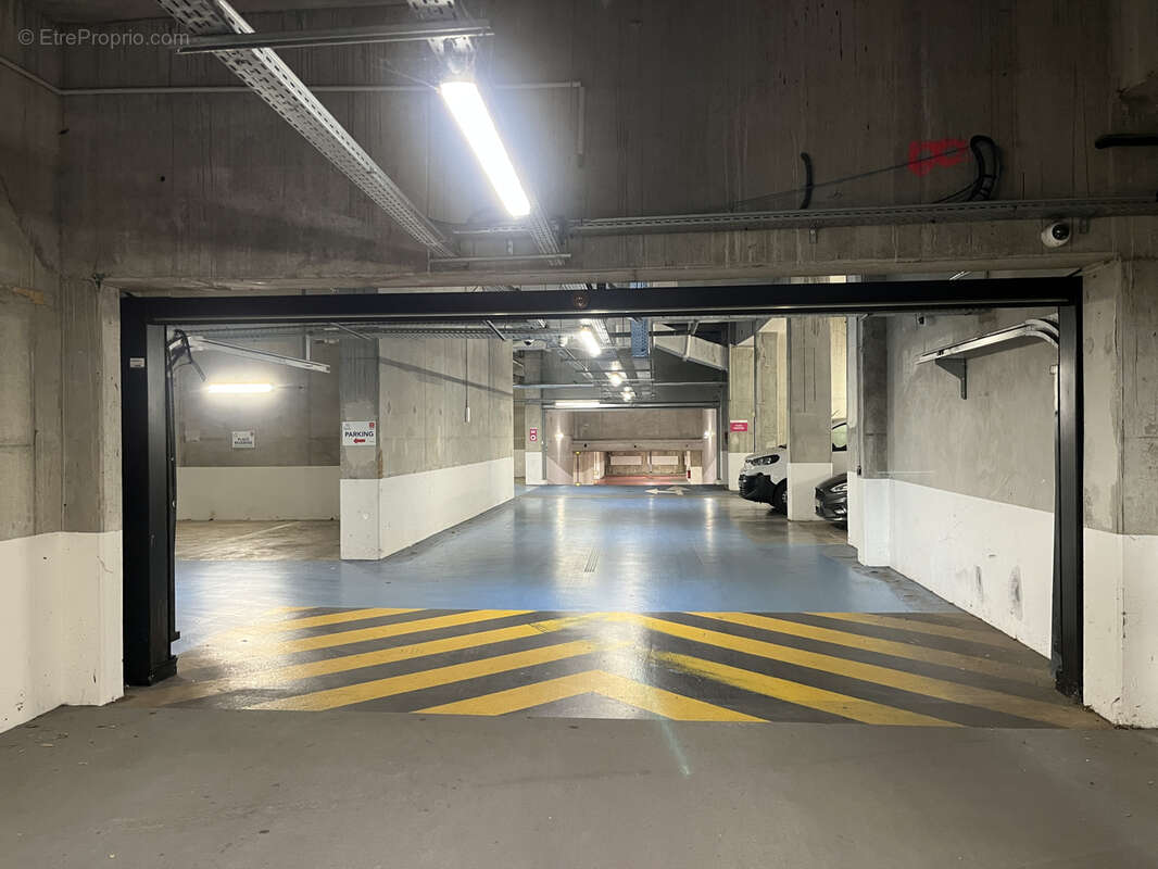 Parking à BAGNOLET