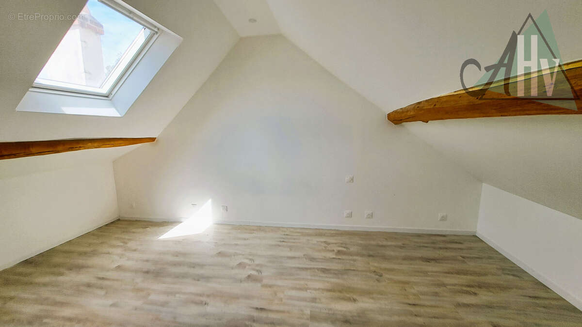 Proche BRAY SUR SEINE - Maison de 64 m2 avec 2 chambres, petit jardin avec garage - photo 9