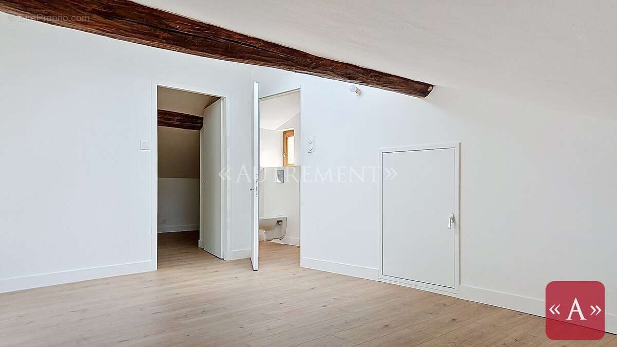 Appartement à SAINT-SULPICE