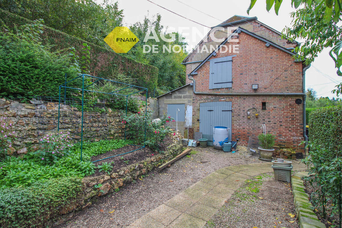 Maison à MONTREUIL-L&#039;ARGILLE
