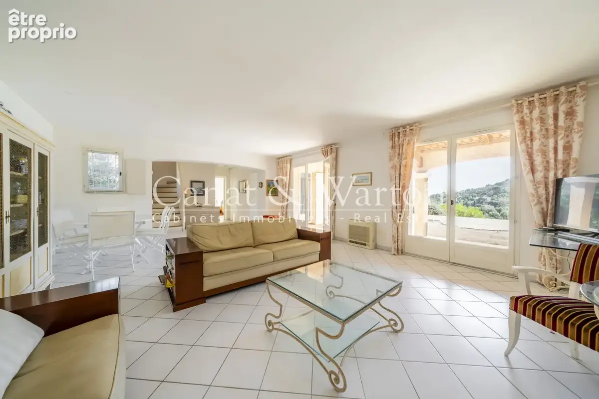 Domaine recherché à cavalaire: villa avec vue mer & piscine - photo 3