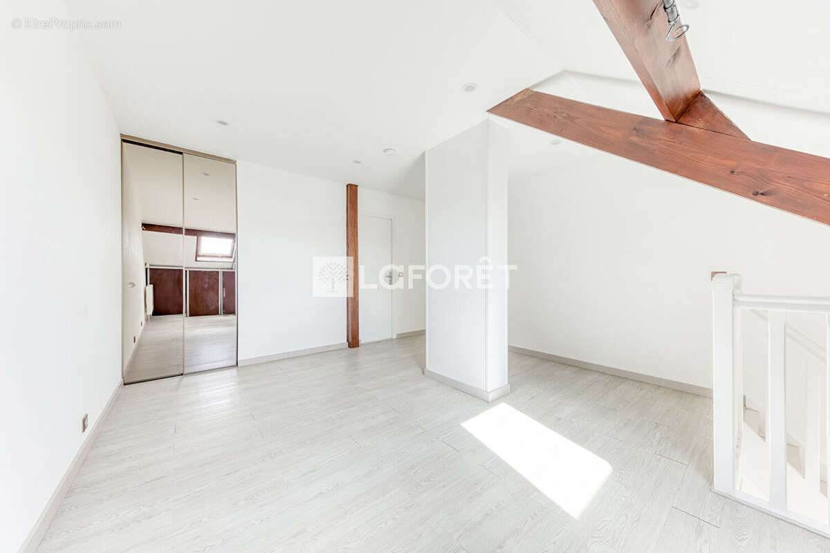 Appartement à OZOIR-LA-FERRIERE