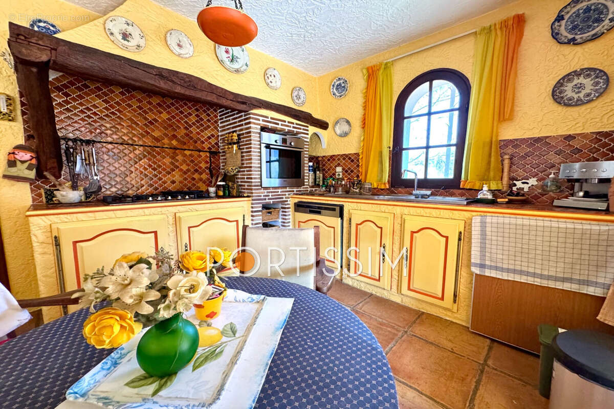 Maison à TOURRETTE-LEVENS