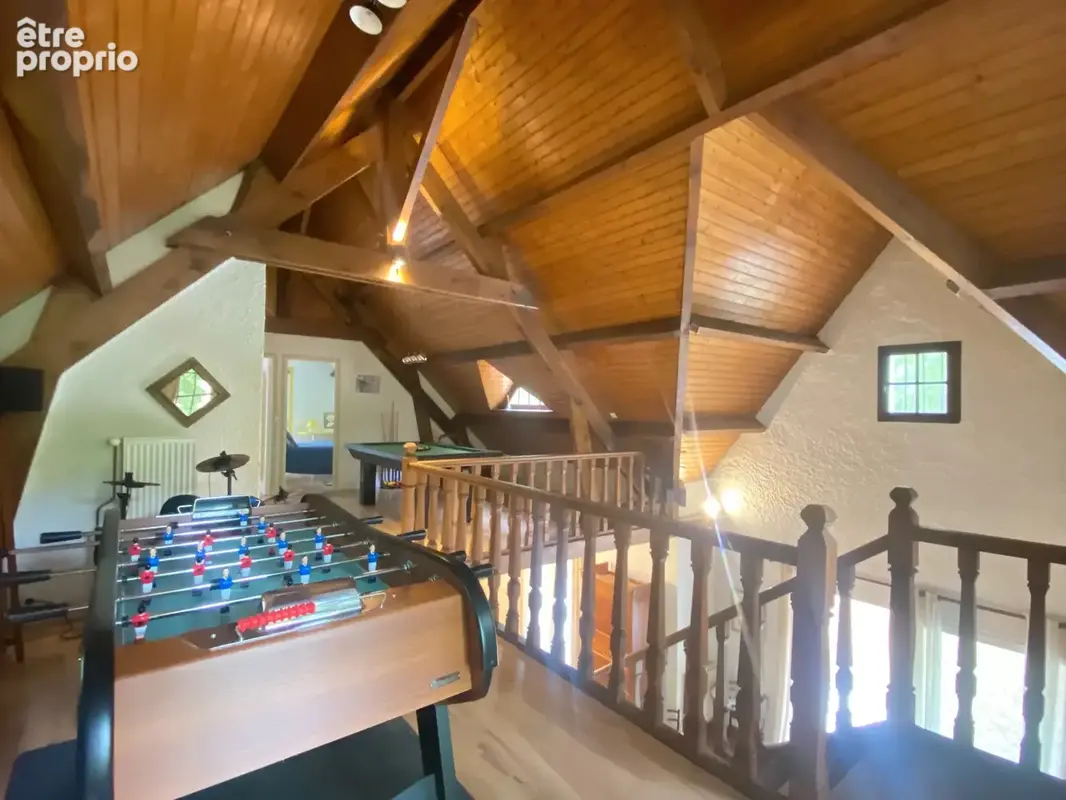 Propriété atypique avec parc et sous-sol total   Un cadre exceptionnel - photo 8