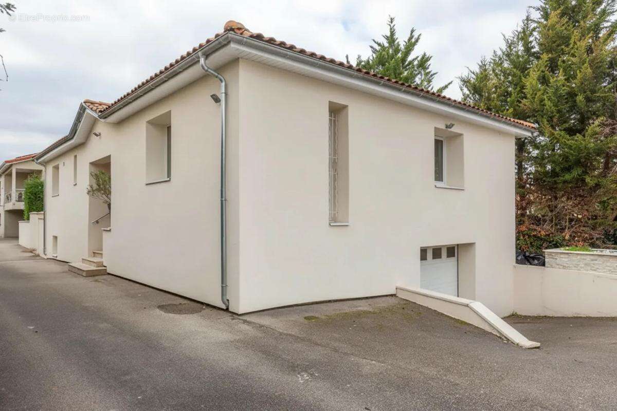 Maison à MEYZIEU