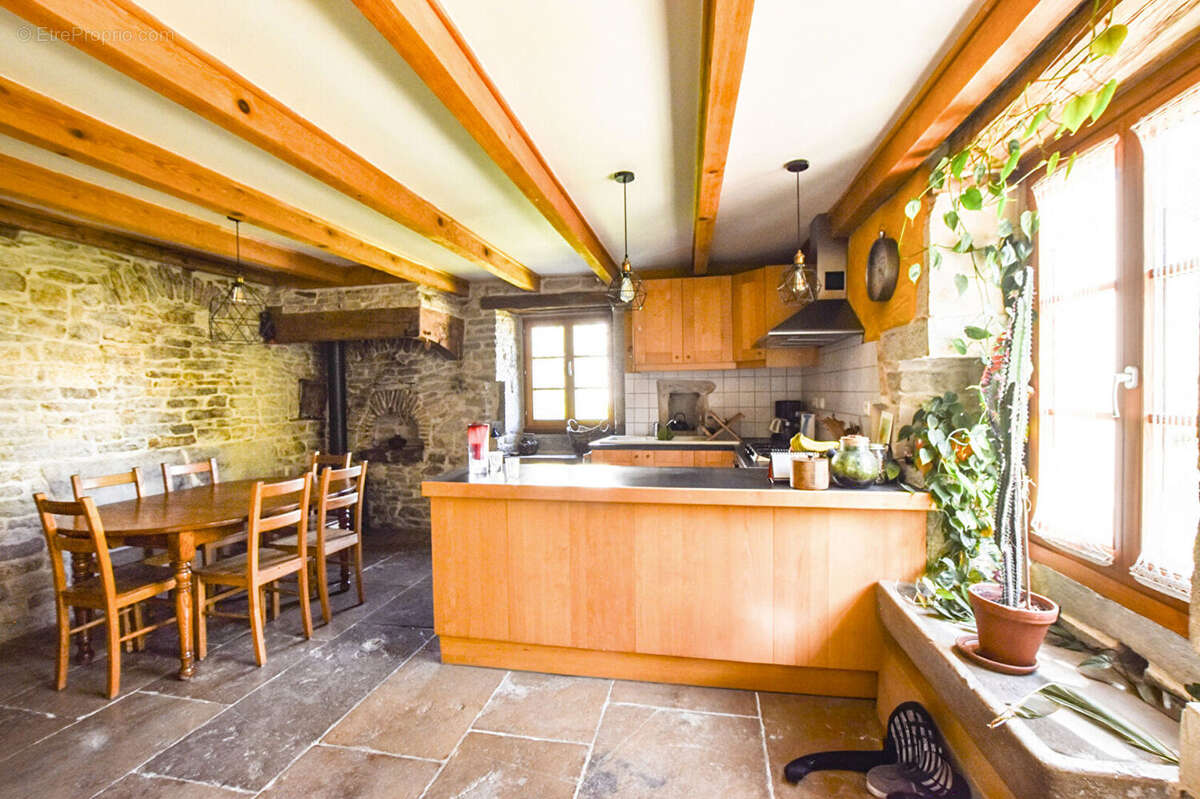 Maison 234 m2 Pleine de Charme et de cachet - photo 10