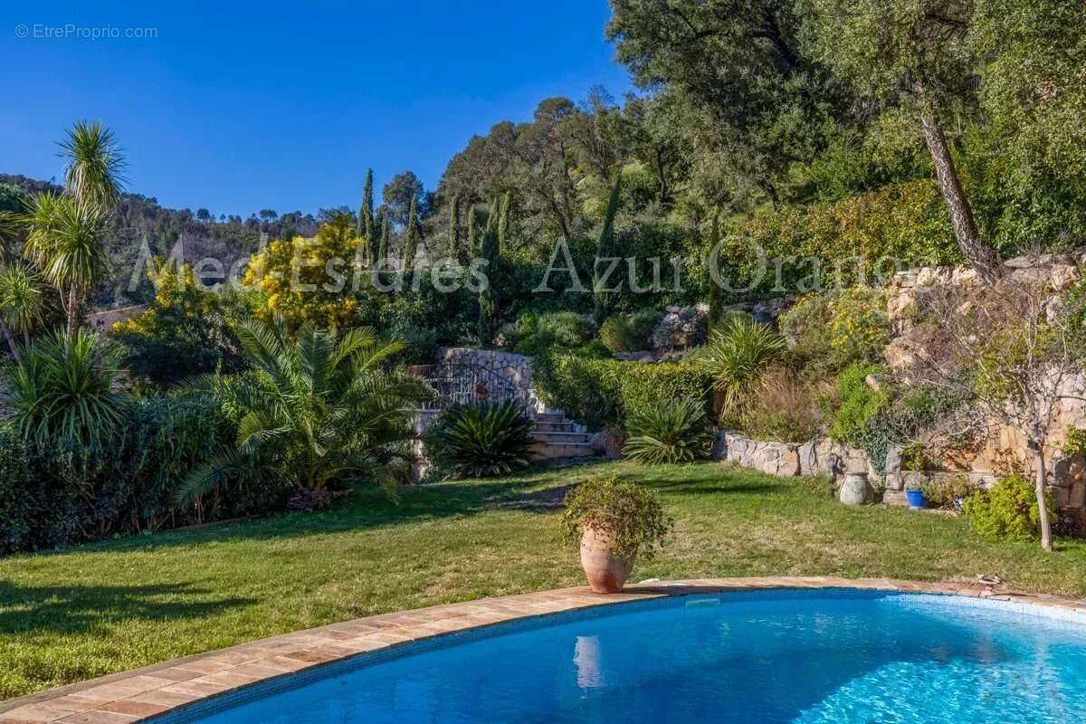 Maison à LA GARDE-FREINET