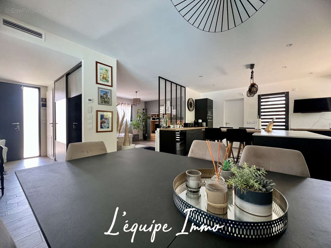 Contemporaine plain pied 154m2 sur 935m2 de terrain - photo 5