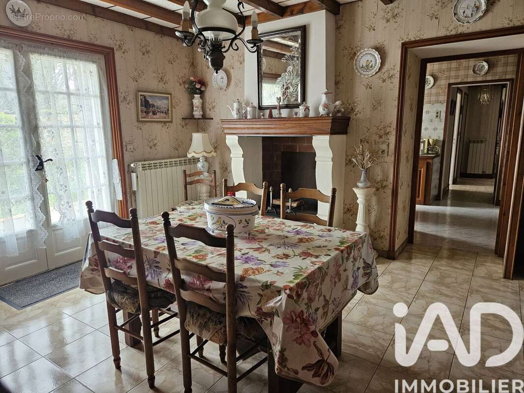 Maison 265 m² à Berneuil  - photo 8